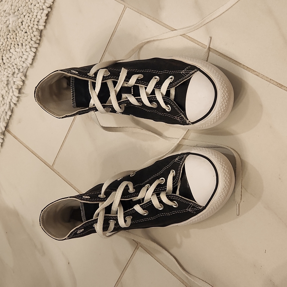 Size 6 Black Converse